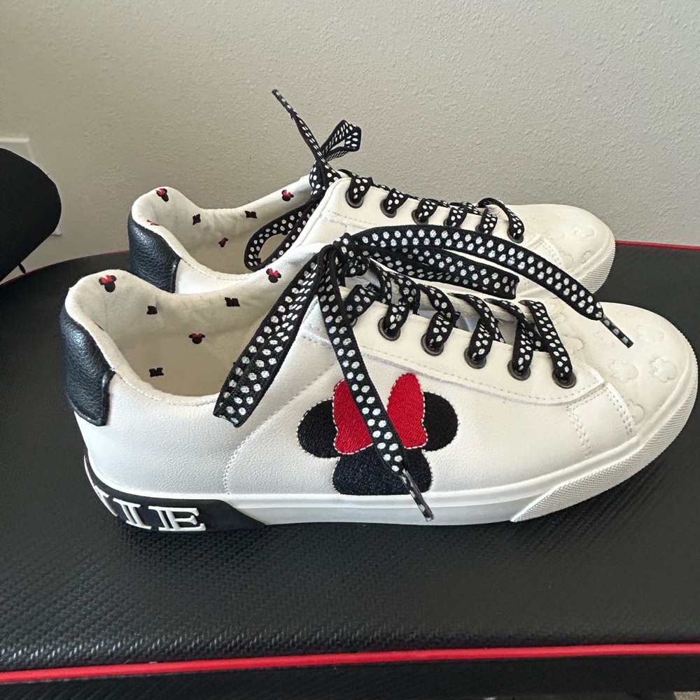 Disney Minnie Mouse Sneakers with Black Laces